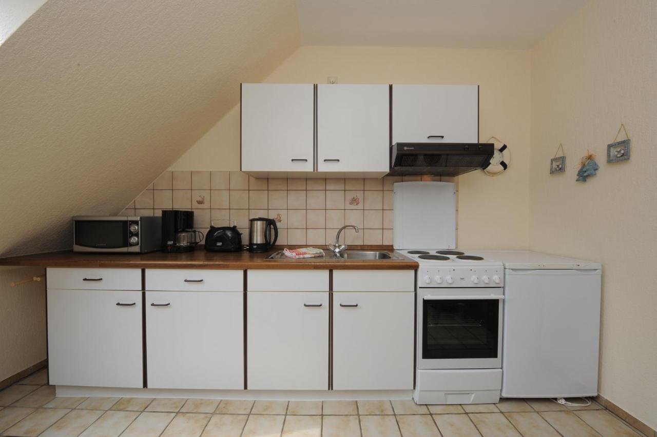 Ferienwohnungen Im Haus Am Watt Neuharlingersiel Exterior foto