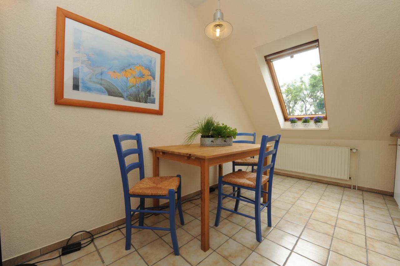 Ferienwohnungen Im Haus Am Watt Neuharlingersiel Exterior foto